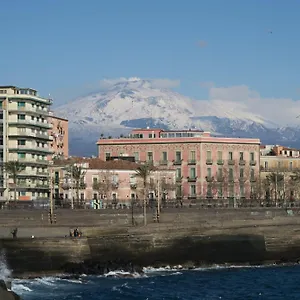 Panzió I Puritani, Catania-Fontanarossai nemzetközi repülőtér